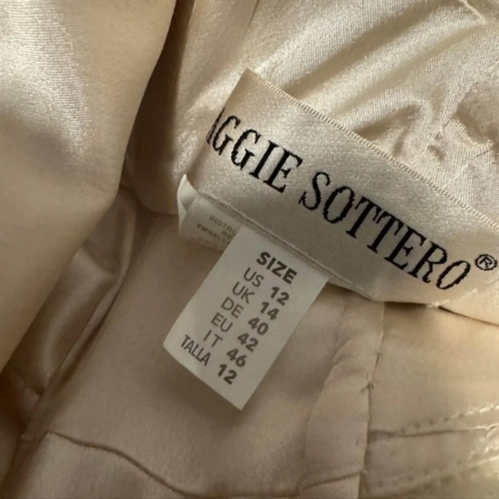 Maggie Sottero Nola Lace Wedding Dress - Picture 15 of 17